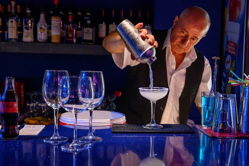 Hersonissos: Alar Spectacular Dinner Show - What the four-course dinner adds