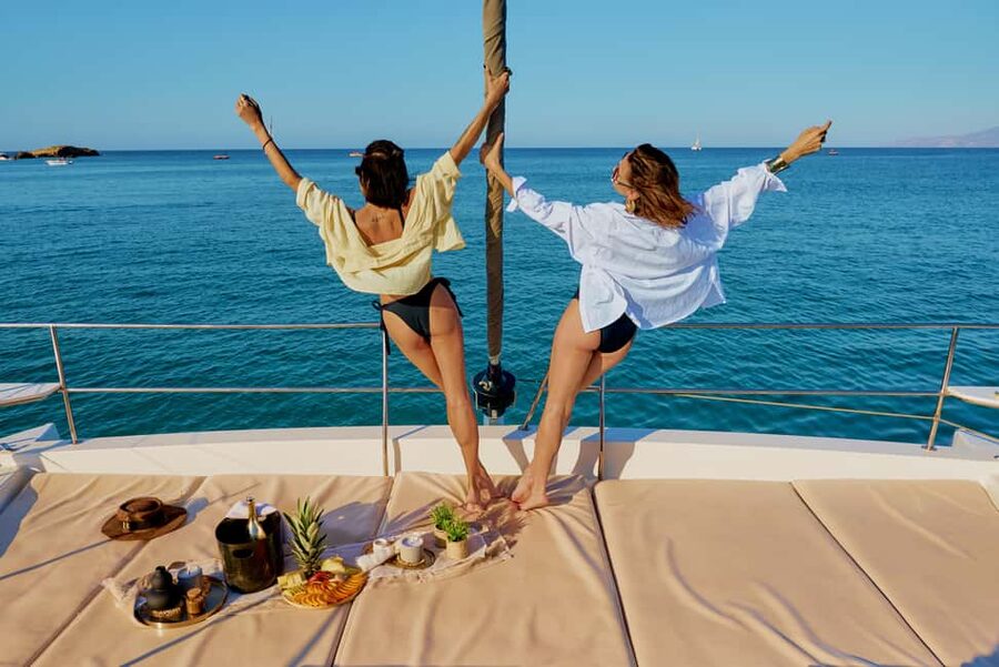 Hersonissos: Sunset Catamaran Cruise with Snacks and Drinks - Snacks, drinks, and what you actually eat