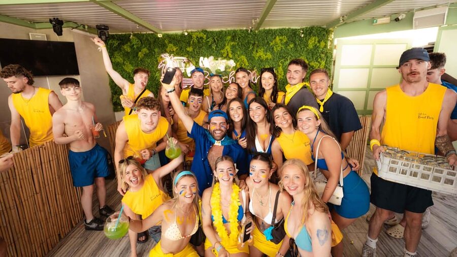 Ios: Pub Crawl with 5 Venues, 5 Shots, and 5 VIP Entrances - The value of VIP access in Ios