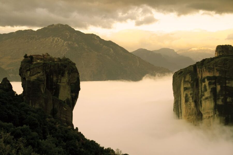 Kalabaka: Meteora Monasteries Minibus Tour with Photo Stops - Key points to know before you book
