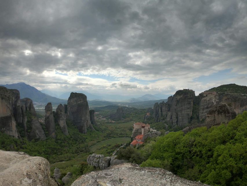 Kalabaka: Meteora Monasteries Minibus Tour with Photo Stops - The guide can shape the day