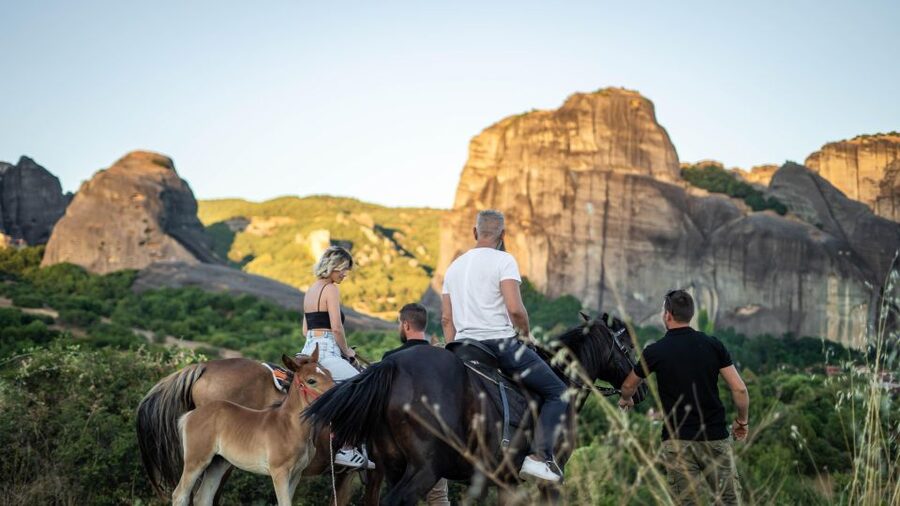 Kastraki: Meteora Sunset Horseback Riding - Who should book this ride?
