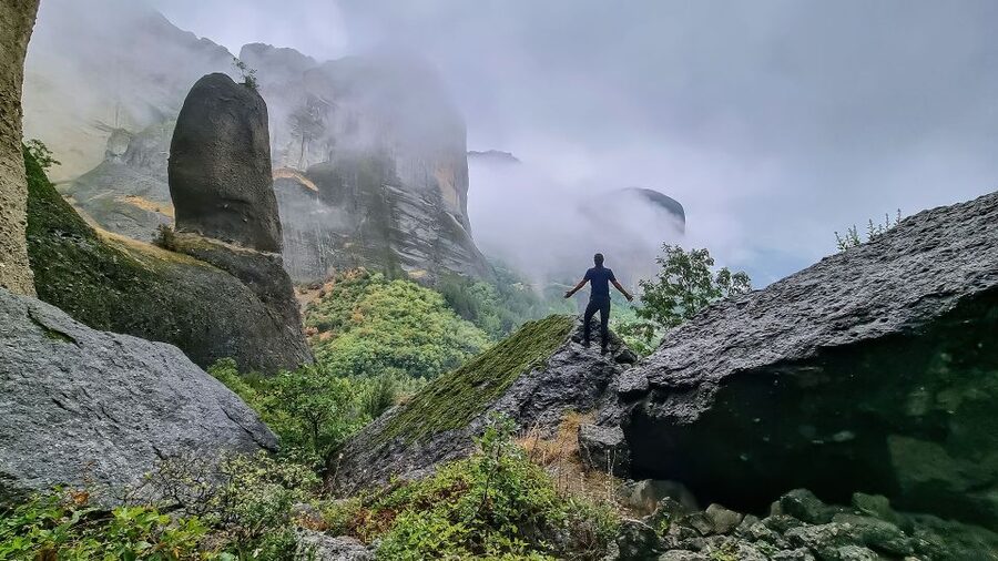 Kastraki: Meteora Via Cordata Hiking Tour to the Great Saint - Descending with the same care