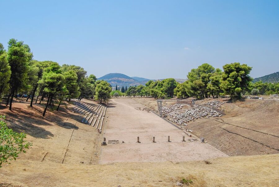 Katakolo Port: Transfer to Ancient Olympia and VR Audio Tour - Walking through the birthplace of the Olympic Games