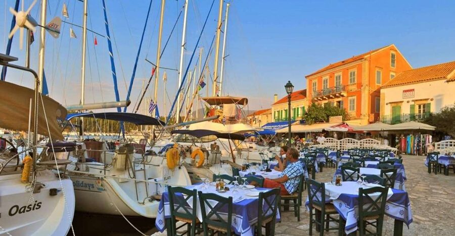 Kefalonia: Island Highlights Bus and Boat Tour with Lunch - Melissani Cave and its changing blue water