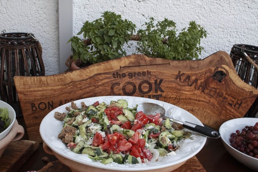 Kissamos: Greek Night with Buffet Dinner and Plate Smashing - Booking and cancellation details