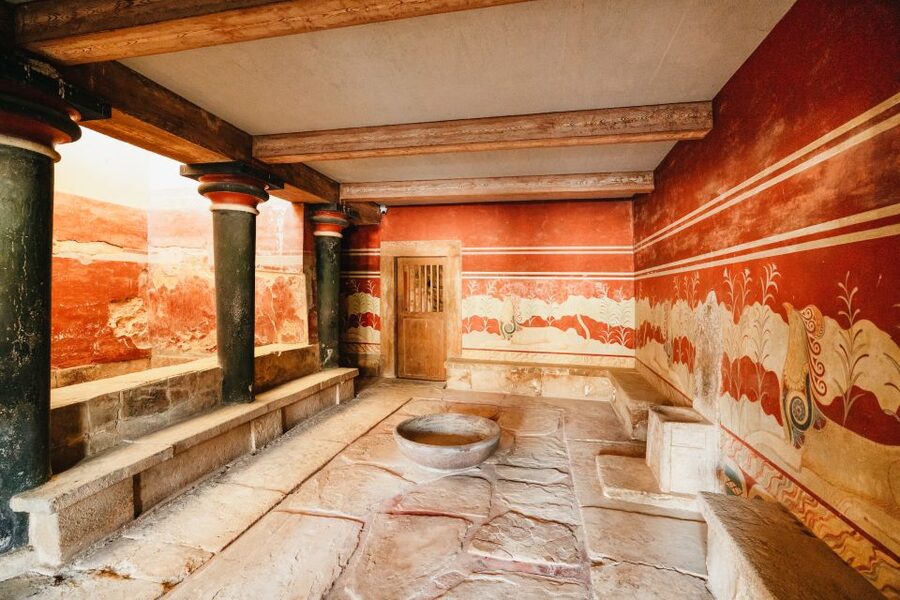 Knossos: Knossos Palace Skip-the-Line Guided Walking Tour - Meeting the guide at the Knossos ticket booth