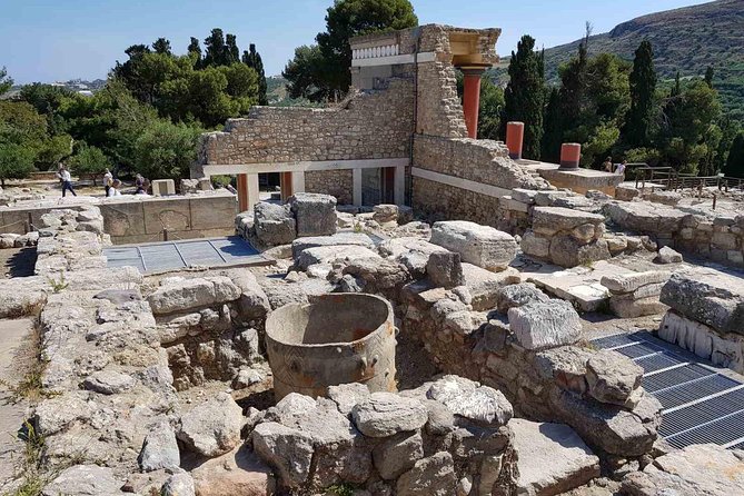 Knossos Palace and Pottery experience (Luxury Adventure) - The guides make the small group matter