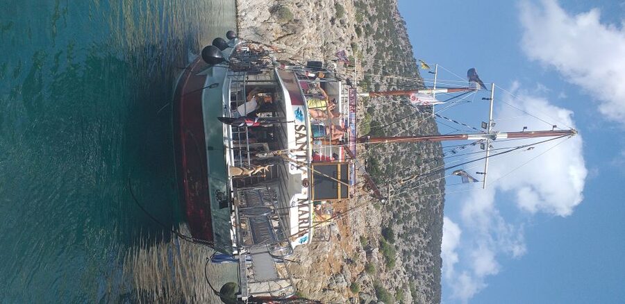 Kos: 3-Island Cruise with Greek BBQ Lunch and Swimming - What the full boat means for your day