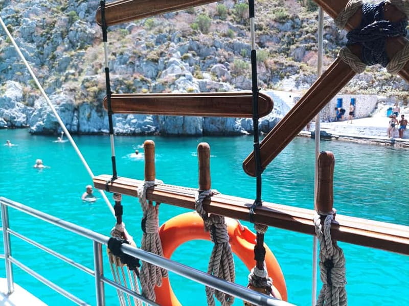 Kos: 3-Island Cruise with Lunch and Hotel Transfer - How the crew affects the experience