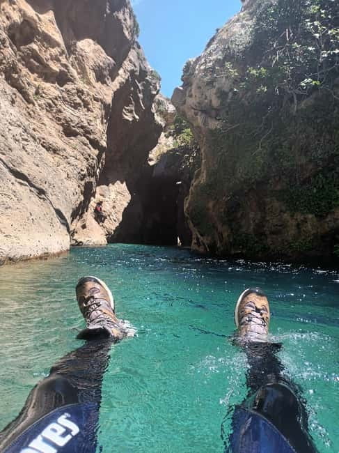 Kourtaliotiko Gorge: Guided River Adventure Trek with Lunch - Walking the quieter middle section