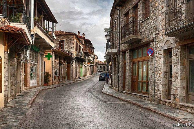 Mercedes Private Tour to Delphi and Arachova - Delphi Ancient Town and the climb to the stadium