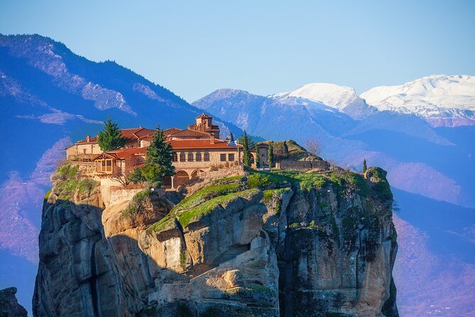 Meteora Day Trip with central Pick up & optional Lunch - How the guide and group affect the day