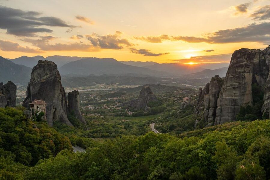 Meteora Evening Tour with Breathtaking Sunset View - One monastery, not all six