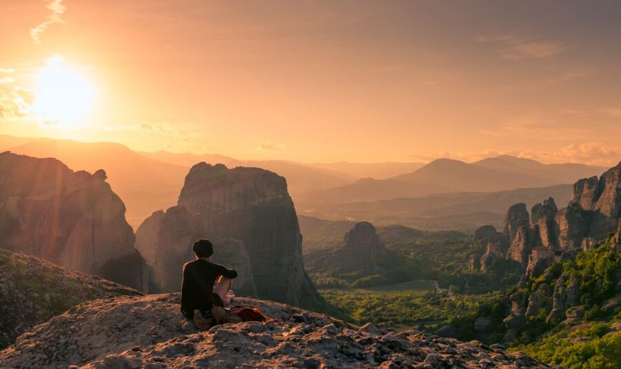 Meteora: Guided Sunset Tour with Monasteries & Caves Visit - Why this four-hour Meteora route works