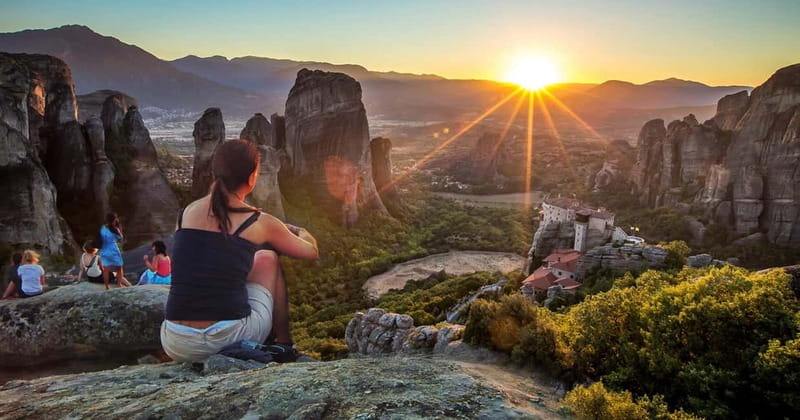 Meteora: Majestic Sunset Tour & Monasteries with Local Guide - Key points at a glance
