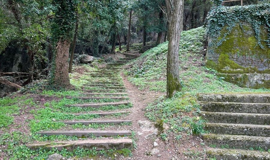 Meteora: Sunset Hike to Secret Caves - Why this hike shows you a different Meteora