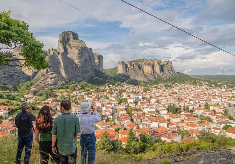 Meteora: Sunset Small Size Tour with Monastery & Caves visit - Guides, audio support, and the pace