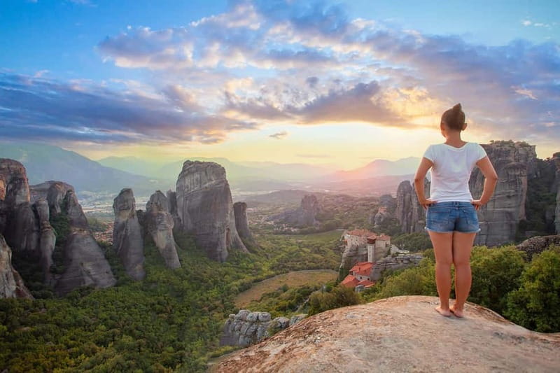 Meteora: Sunset Small Size Tour with Monastery & Caves visit - Why a late afternoon tour works so well