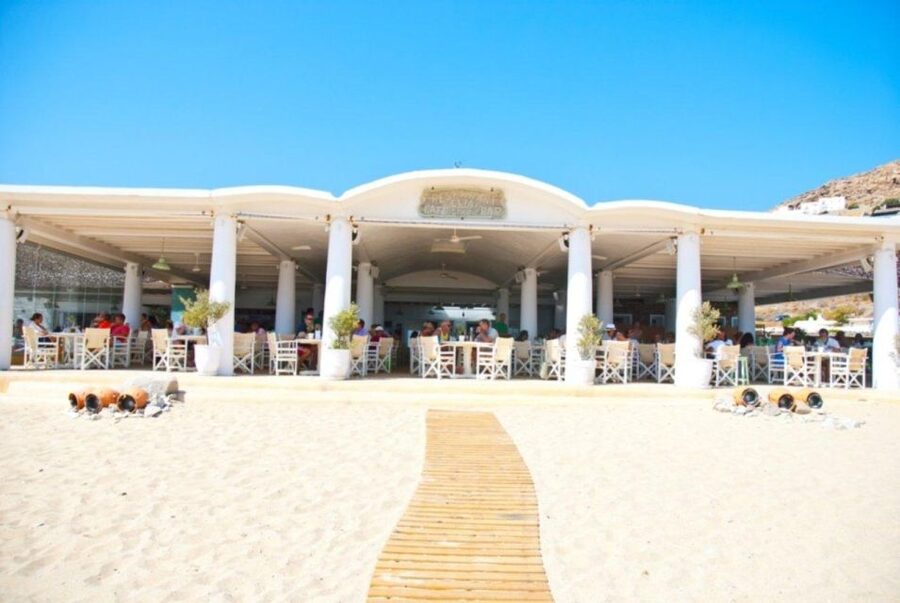 Mykonos: Beach Escape and Free Time in Mykonos Town - The drive across Mykonos