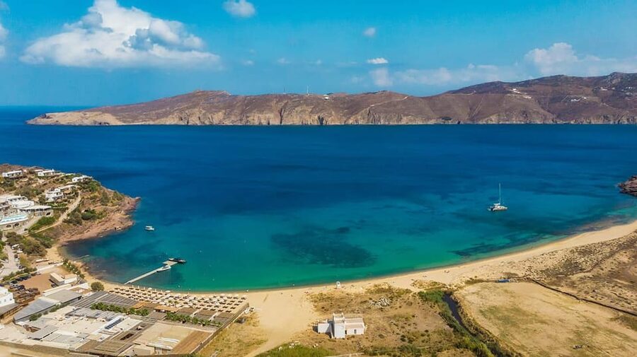 Mykonos: Private Tour Island With A Local - Why this four-hour drive works well on Mykonos