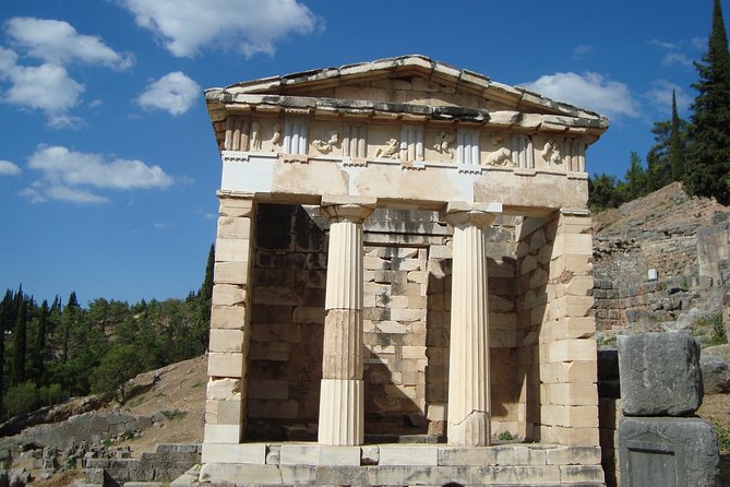 Mystical Delphi & Hosios Loukas Byzantine Wonder Luxury Day Tour - What the price covers, and what it does not