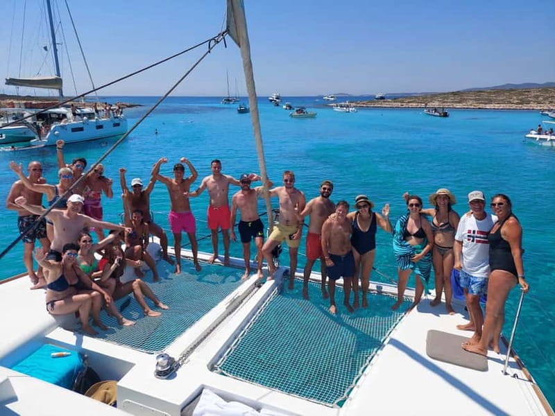 Naxos: Naxos Catamaran Sailing Cruise with Lunch and Drinks - Santa Maria sets a comfortable pace