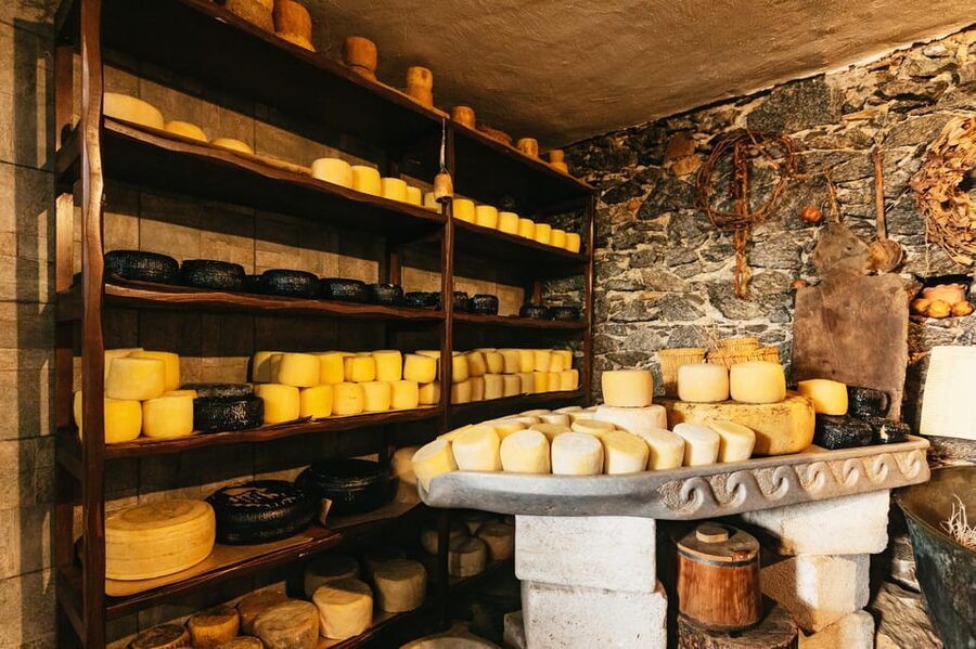 Naxos: Naxos Town Food Tour with Tastings and Wine - Potatoes, pastries, and a proper meal