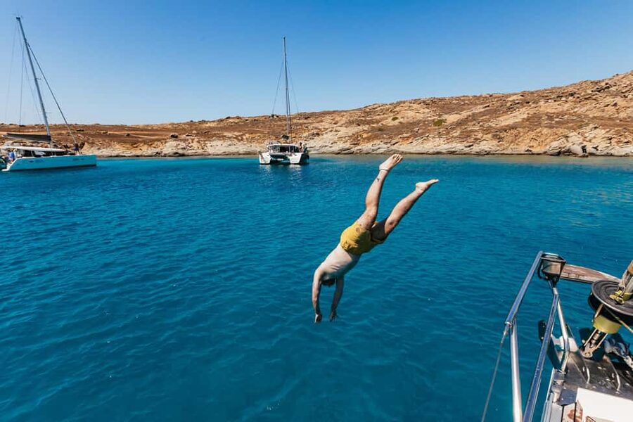 Naxos/ Paros: Sailing Cruise with Food and Drinks - Sea Conditions and Comfort