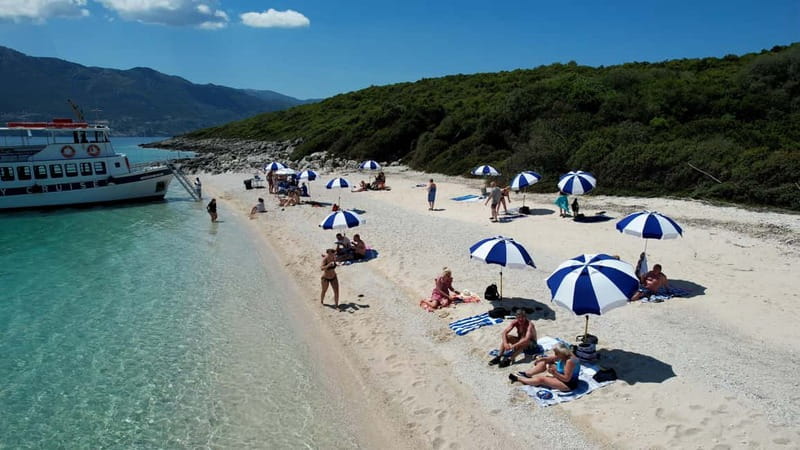 Nydri: Island Hopping Boat Cruise with Beach BBQ Lunch - Food, drinks, and the onboard atmosphere