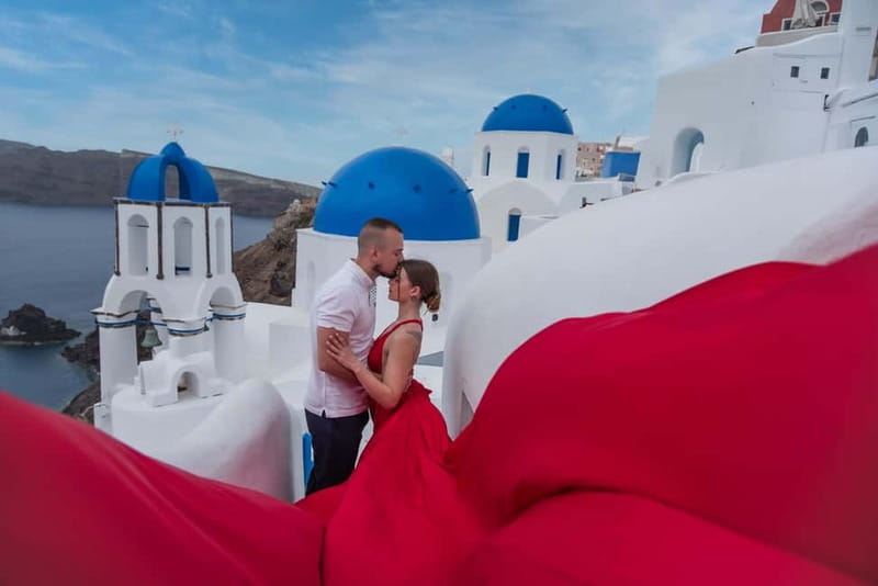 Oía: Santorini Professional Photoshoot with Edited Photos - Simple ways to prepare for better photographs