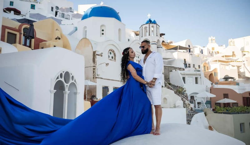 Oía: Santorini Professional Photoshoot with Edited Photos - Meeting at Oia’s church square