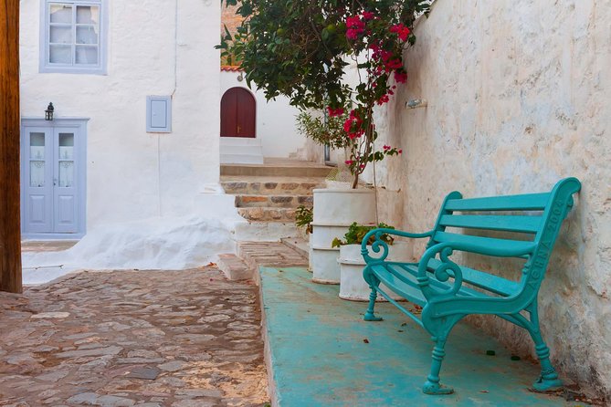 One Day Cruise to Hydra, Poros and Aegina from Athens - The Shipboard Experience: Food, Music, and Long Sea Views