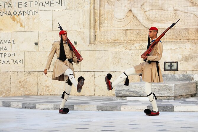 Panorama of Athens in 6 hours - The guards, the neoclassical center, and Plaka