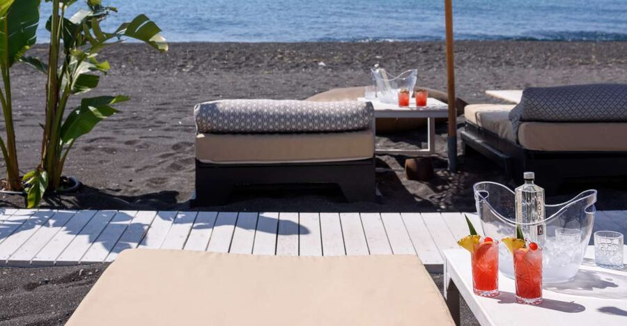Perivolos Beach: Sun-Bed Experience FortyOne Bar Restaurant - Key points to know