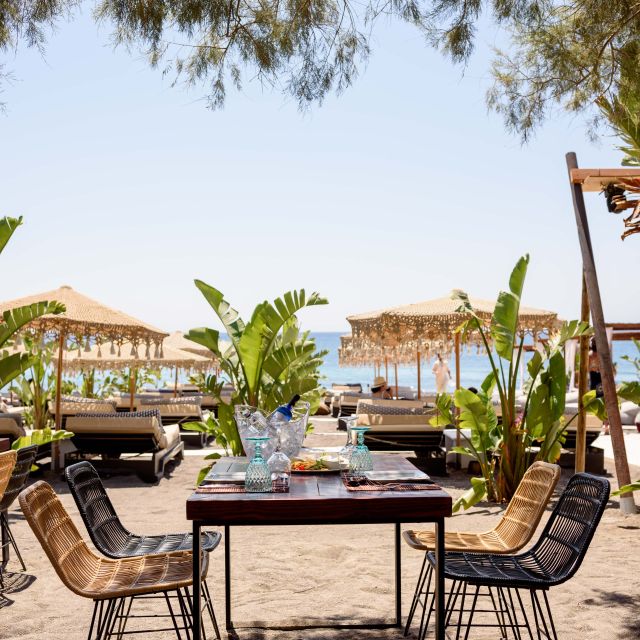 Perivolos Beach: Sun-Bed Experience FortyOne Bar Restaurant - Should you book this beach day?
