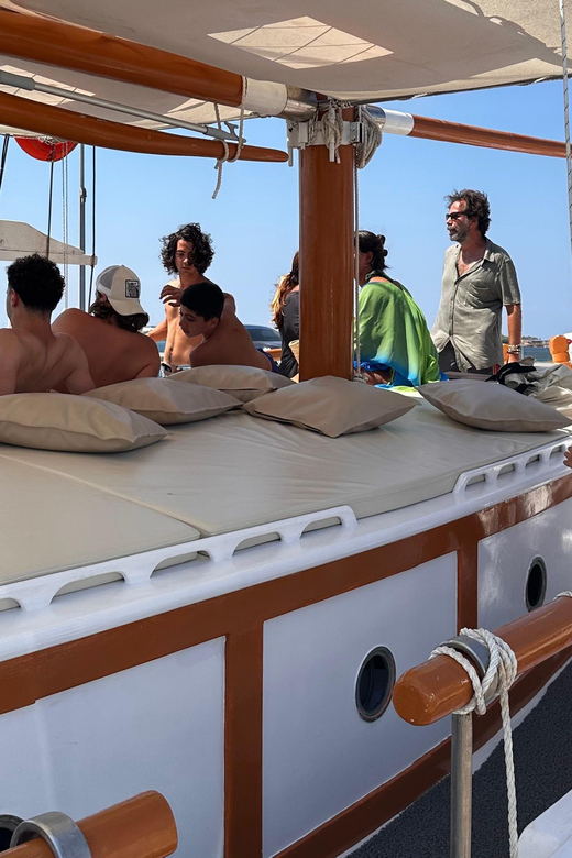 Pounta: Paros & Antiparos Cruise, Swimming & Seafood Lunch - How much swimming should you expect?