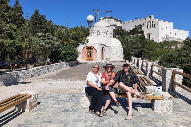 Private Classic Santorini Panorama: Visit the most popular destinations! - Perissa and Perivolos bring in the swimming time