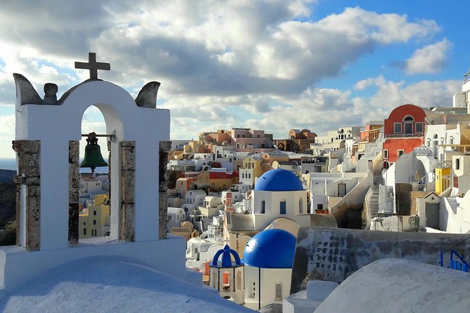 Private Classic Santorini Panorama: Visit the most popular destinations! - The southwest lighthouse changes the view