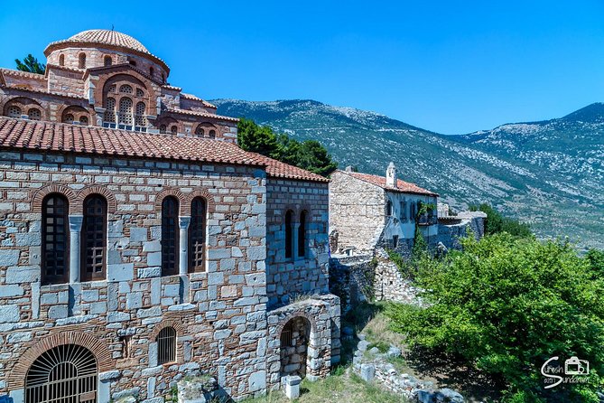 Private Delphi and Hosios Loukas Monastery - Great Lunch and Drinks Included - The included Greek lunch is a major part of the value