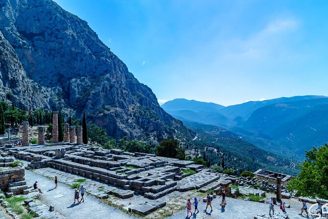 Private Delphi and Hosios Loukas Monastery - Great Lunch and Drinks Included - The long road from Athens to Delphi