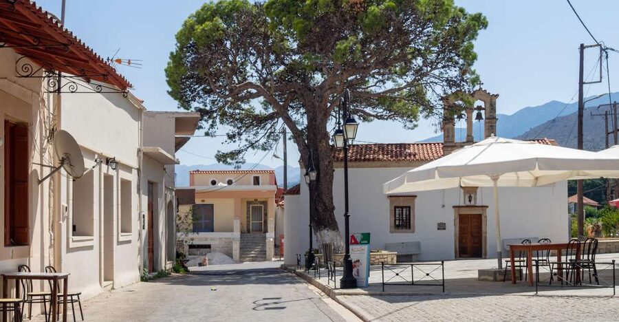 Private tasting of 6 cretan wines in Fres village - A wine table in the square of Fres