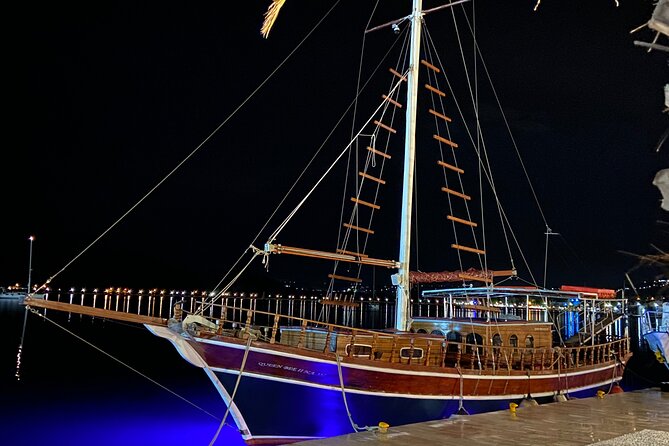 Queen Bee Sunset Cruise with Swim Stops and Dinner - Who Will Enjoy the Queen Bee Most