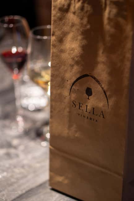 Rethymno: Cretan Wine Tasting Guided Tour with Local Food - How the 90 minutes unfold