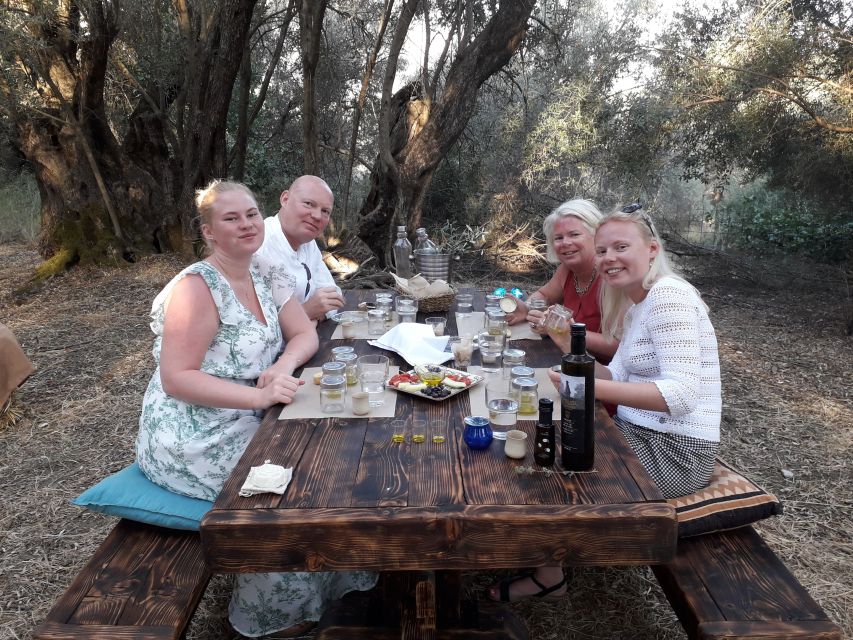 Rethymno: Olive Oil Tasting with Cretan Food Pairing - Aspassia’s relaxed teaching style