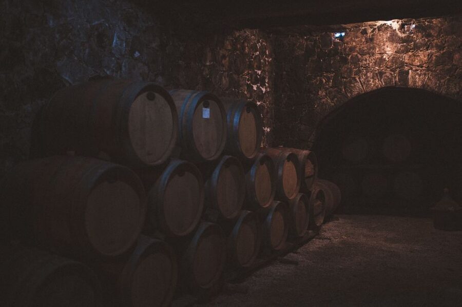 Rethymno: Private Winery & Olive Oil Tasting Tour with Lunch - Dourakis Winery and five Cretan wines