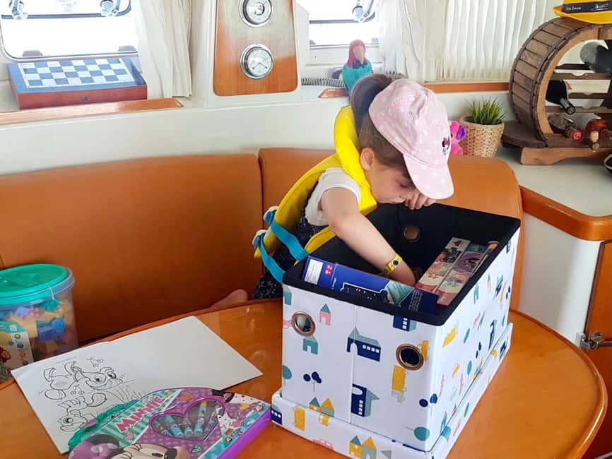 Rethymno: Sailing Catamaran Cruise with Meal & Drinks - Lunch with seafood, salads, and unlimited drinks