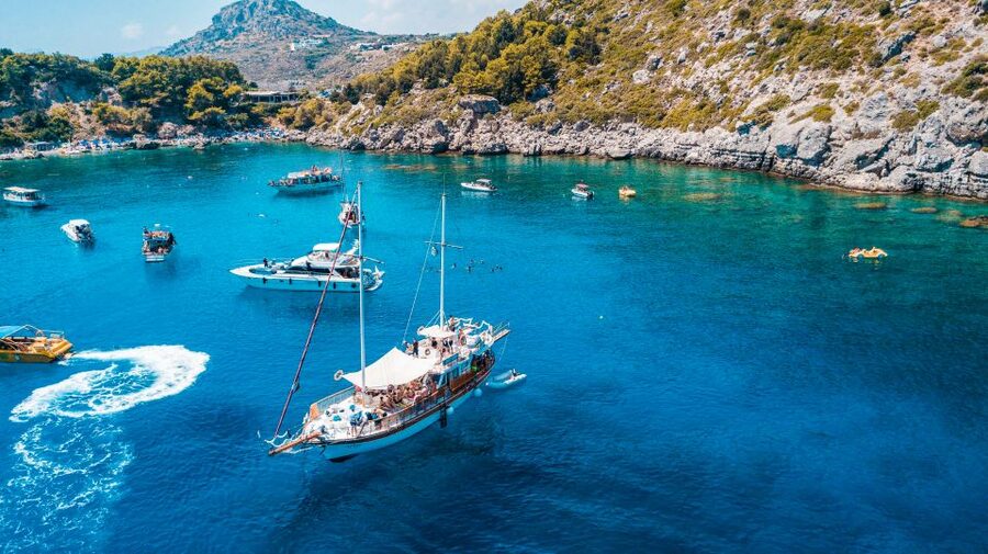 Rhodes: Cruise with 3 Stops, Lunch and Unlimited Drinks - Kallithea Springs: clear water and easy sea access