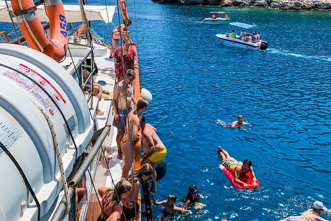 Rhodes Day Cruise (with lunch & unlimited drinks) 5,5 Hours - Lunch, drinks, and the social side