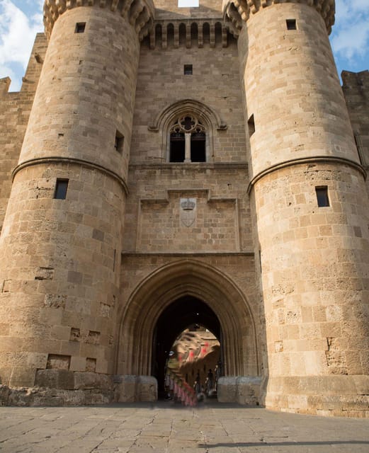 Rhodes: Free exploration of Rhodes City Transfer. - The medieval Old Town and its stone lanes